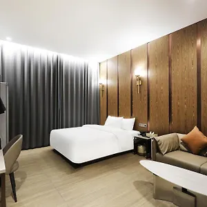 3* ホテル Hound Airport